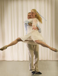 Marit Krogeide, Christer Tornell in "Twisted" Photo Peter Lodwick